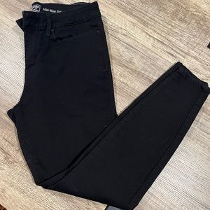 Signature by Levi Strauss & Co. Gold Label Women's Modern Skinny Jeans